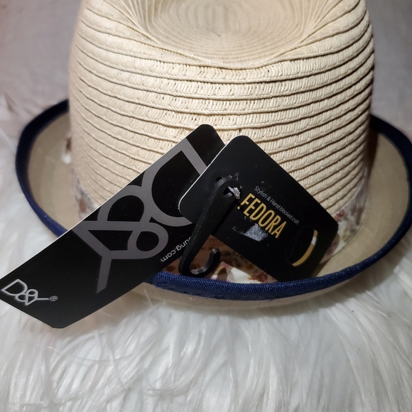 Hat - Picture 6 of 9